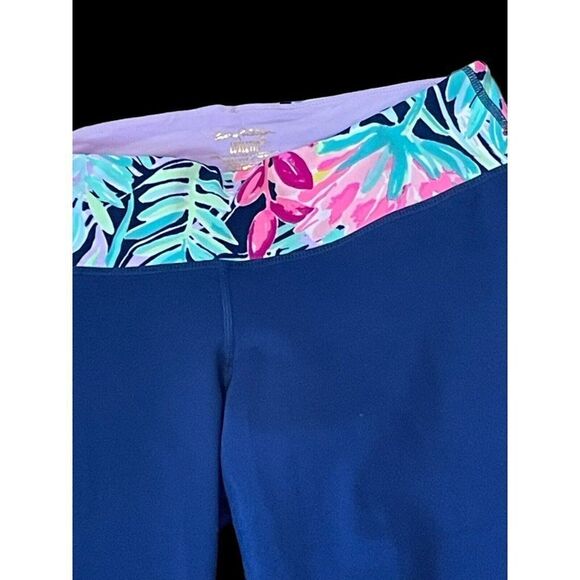 Lilly Pulitzer Luxletic Noelani Weekender Leggings Navy Size M EUC - Picture 2 of 7